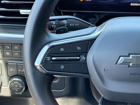 Used 2026 Chevrolet Suburban RST RWD image 8