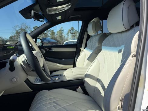 Used 2025 Genesis GV80 3.5T Prestige image 11
