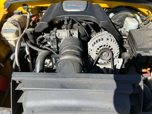 Used 2004 Chevrolet SSR w/ Preferred Equipment Group image 38