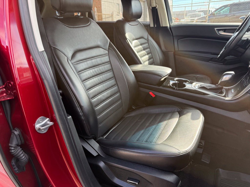 Used 2018 Ford Edge SEL w/ Equipment Group 201A AWD/4WD image 28