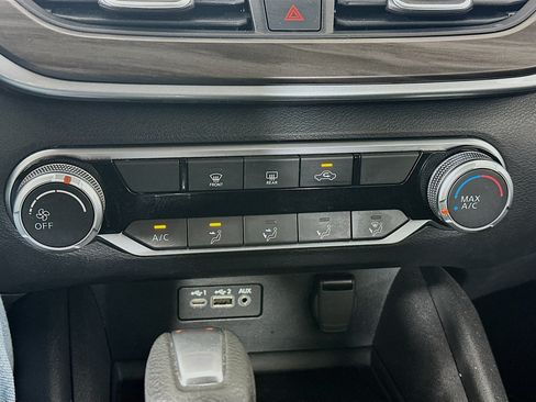 Used 2025 Nissan Altima 2.5 SV FWD image 22