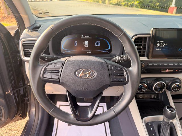 Used 2023 Hyundai Venue Limited FWD image 14