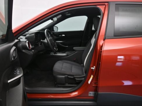 Certified 2024 Chevrolet Trax RS w/ Driver Confidence Package FWD image 20