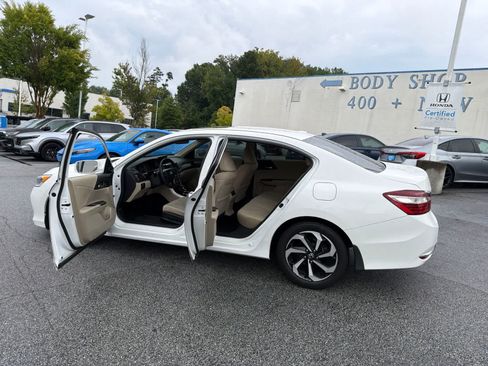 Used 2016 Honda Accord EX image 20