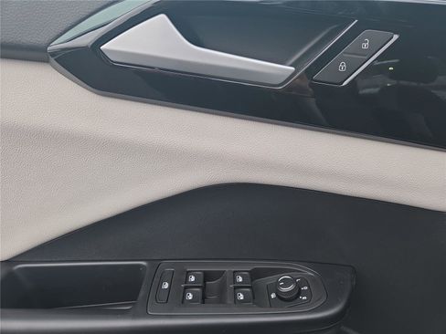 New 2026 Volkswagen Taos S image 14