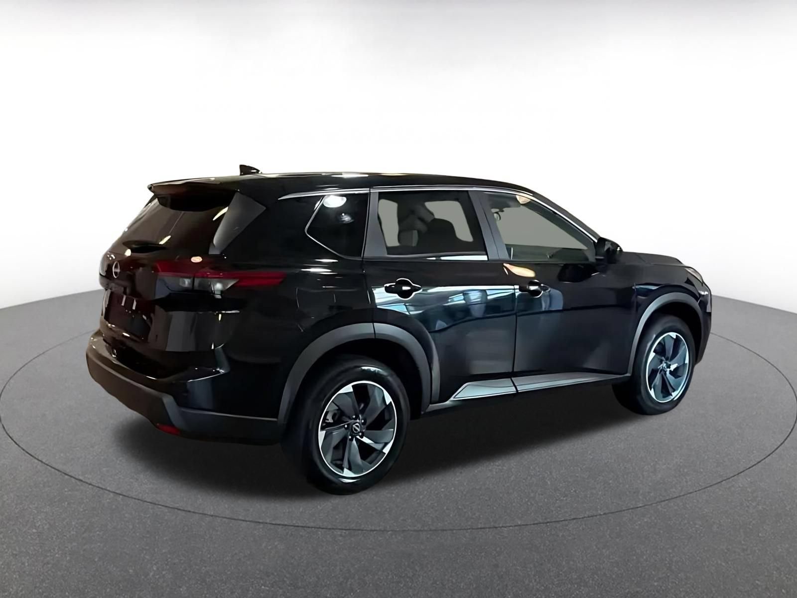 Used 2025 Nissan Rogue SV FWD image 13