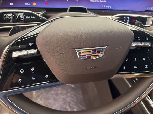 New 2025 Cadillac Escalade Premium Luxury image 16