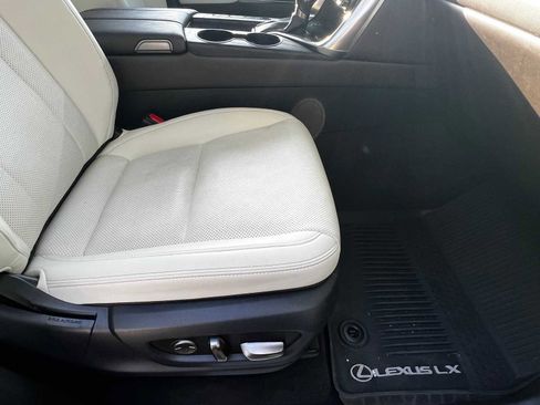 Used 2022 Lexus LX 600 4WD w/ Appearance Package image 47