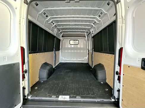 Used 2025 RAM ProMaster 3500 w/ Safety Group FWD image 4