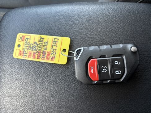 Used 2025 Jeep Wrangler Unlimited Sport AWD/4WD image 29