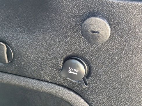 Used 2021 Jeep Grand Cherokee Laredo X image 11