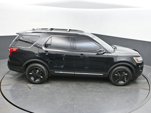 Used 2018 Ford Explorer XLT w/ Equipment Group 201A image 36