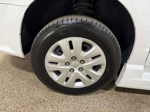 Used 2019 Dodge Grand Caravan SE FWD image 69