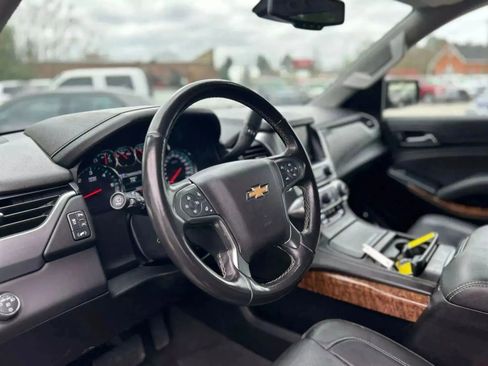 Used 2020 Chevrolet Suburban Premier RWD image 12