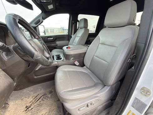 Used 2023 Chevrolet Silverado 3500 LTZ image 9