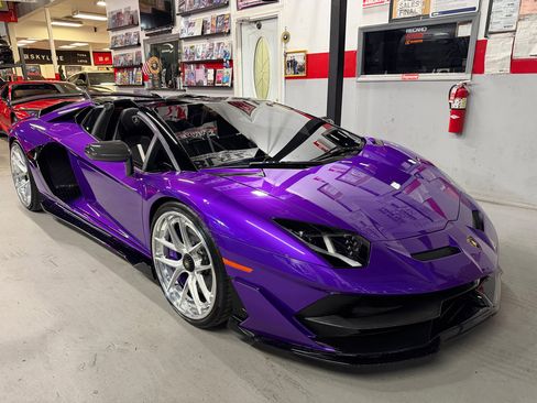 Used 2021 Lamborghini Aventador SVJ image 5