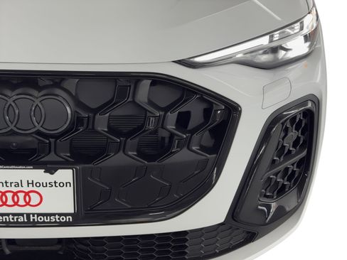 New 2025 Audi SQ5 Prestige image 11