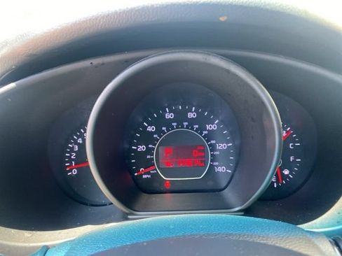 Used 2015 Kia Soul ! w/ Sun & Sound Package FWD image 12