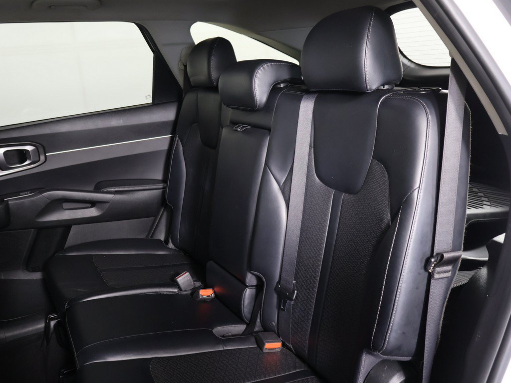 Used 2021 Kia Sorento S w/ Panoramic Sunroof Package FWD image 31
