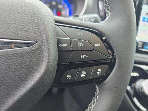 New 2026 Chrysler Pacifica Select image 30