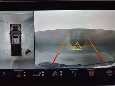 Used 2025 Chevrolet Silverado 1500 ZR2 w/ Technology Package image 31