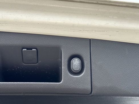 Used 2015 Chevrolet Tahoe LTZ image 14