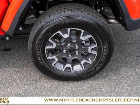 New 2025 Jeep Gladiator Sport w/ Premium Package image 12