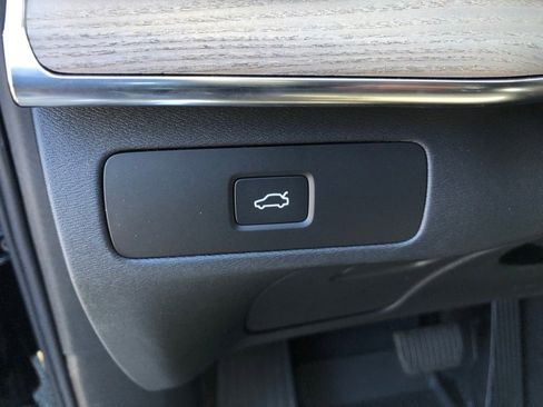 New 2026 Volvo XC90 B6 Plus w/ Protection Package Premier image 13