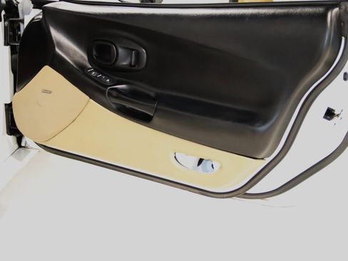 Used 2004 Chevrolet Corvette w/ Preferred Equipment Group image 45