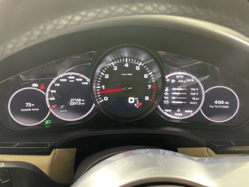 Used 2023 Porsche Cayenne Platinum Edition image 18