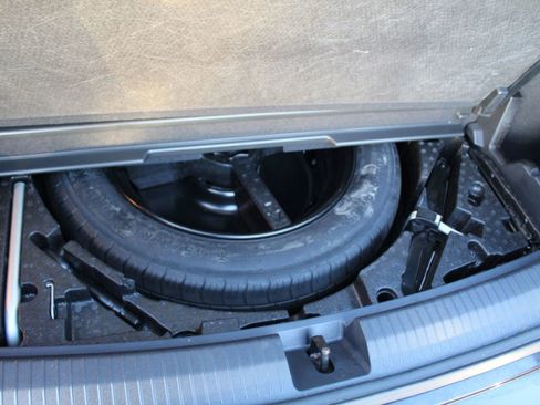 Used 2019 Volkswagen Tiguan S w/ Driver Assistance Package FWD image 28