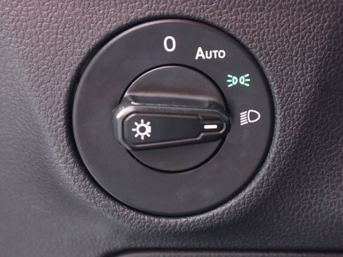 Used 2020 Volkswagen Jetta SE FWD image 10