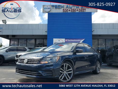 Used 2018 Volkswagen Passat 2.0T R-Line image 1