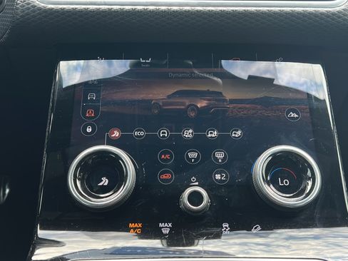 Used 2018 Land Rover Range Rover Velar R-Dynamic SE AWD/4WD image 29