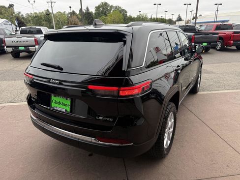 Used 2023 Jeep Grand Cherokee Limited AWD/4WD image 6