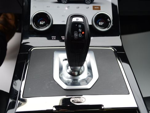 Used 2023 Land Rover Range Rover Evoque R-Dynamic SE image 28