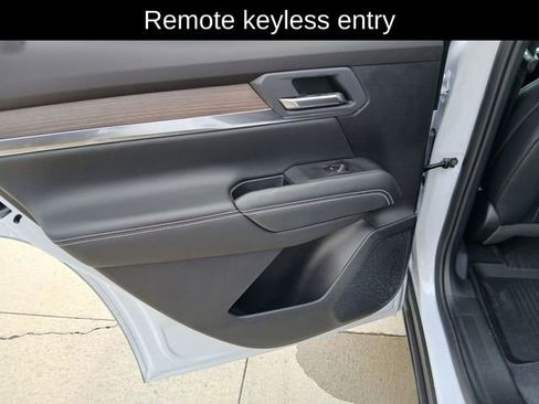 New 2026 GMC Terrain Denali w/ LPO, Floor Liner Package image 15