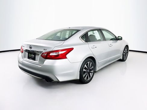 Used 2016 Nissan Altima 2.5 SV w/ Convenience Package image 9