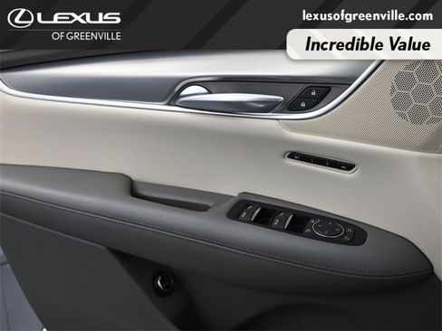 Used 2017 Cadillac XT5 Luxury w/ Driver Awareness Package image 20