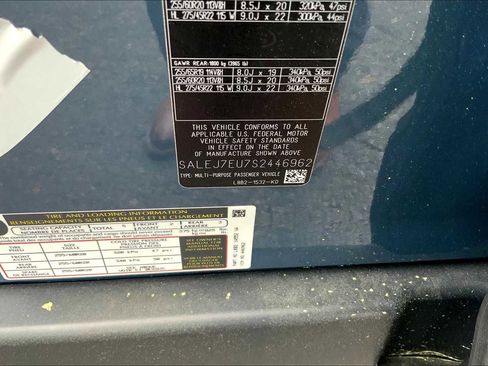 New 2025 Land Rover Defender 110 S image 10