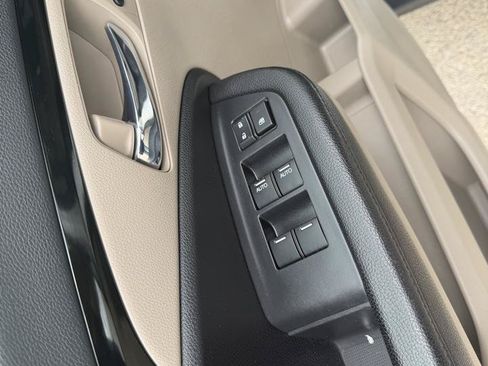 Used 2017 Honda Pilot Elite image 11