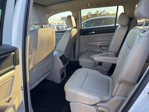 Used 2021 Volkswagen Atlas SE image 11