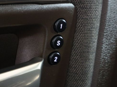 Used 2025 RAM 2500 Limited AWD/4WD image 32