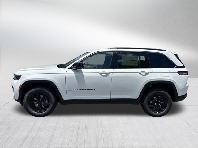 New 2026 Jeep Grand Cherokee Altitude RWD image 8