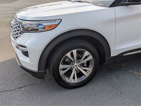 Used 2020 Ford Explorer Platinum w/ Premium Technology Package image 9