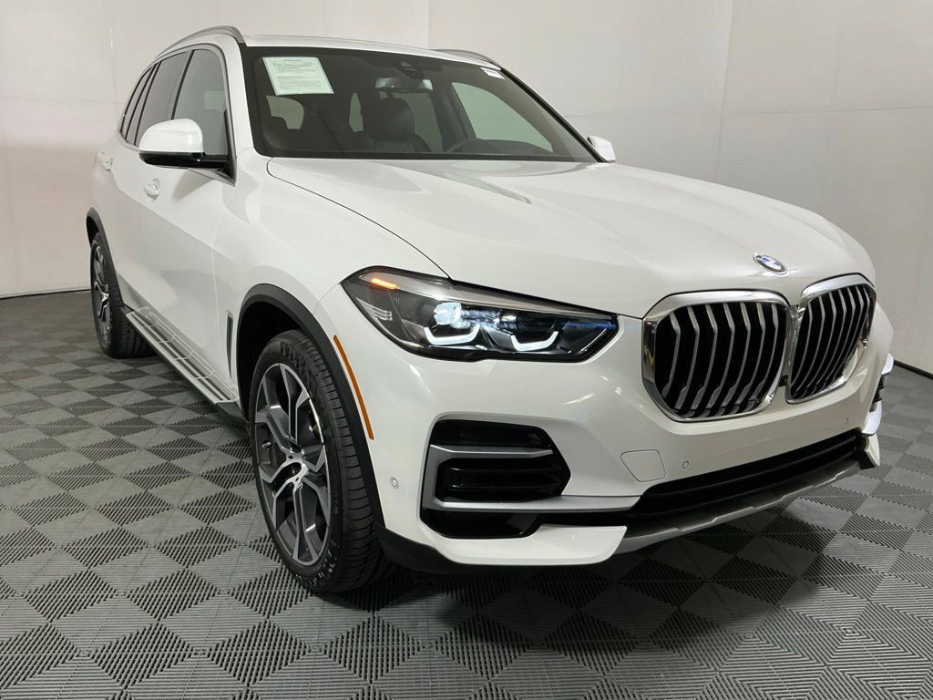 Certified 2023 BMW X5 sDrive40i w/ Premium Package RWD image 4