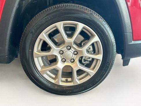 Used 2023 Jeep Compass Latitude AWD/4WD image 11