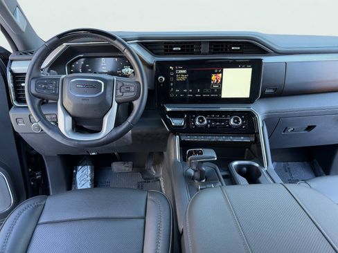 Used 2024 GMC Sierra 1500 Denali image 2