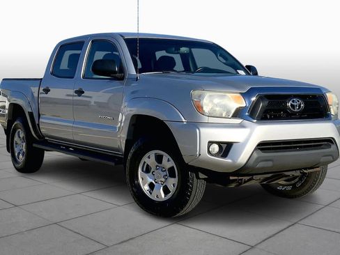 Used 2012 Toyota Tacoma PreRunner image 2