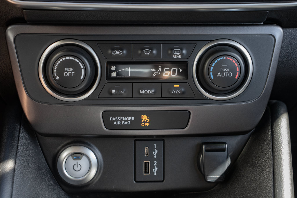 Used 2025 Nissan Leaf S FWD image 18